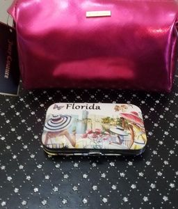 Juicy Couture Cosmetic Bag w/Manicure Set